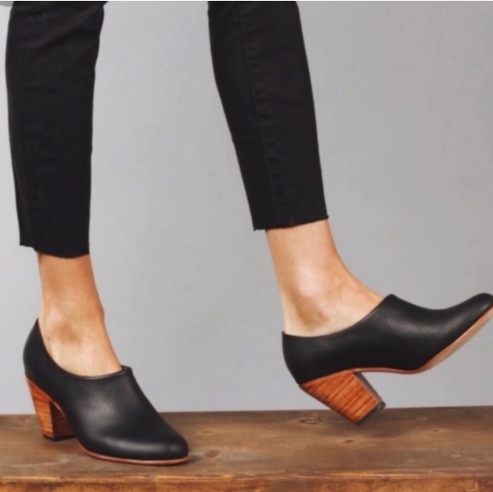 Nisolo Austin Black Leather Bootie Heels - 9.5